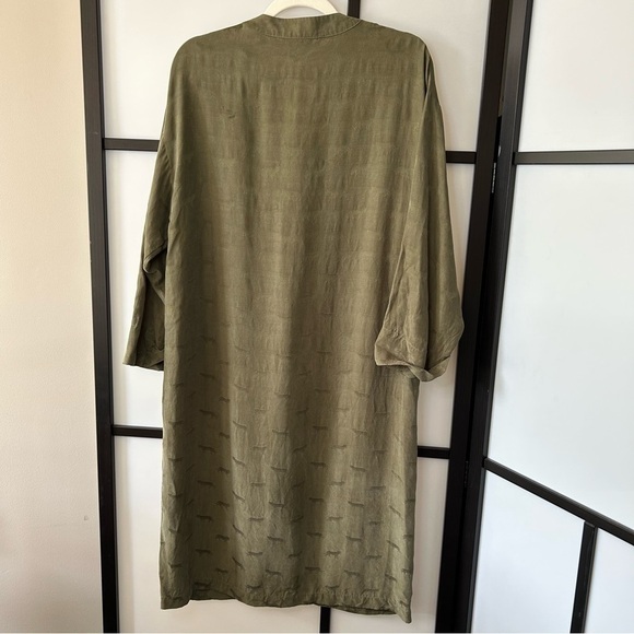 [L] Titika Active Couture Jungle Cat Print Dark Olive Relaxed Fit Midi Dress - Picture 5 of 10